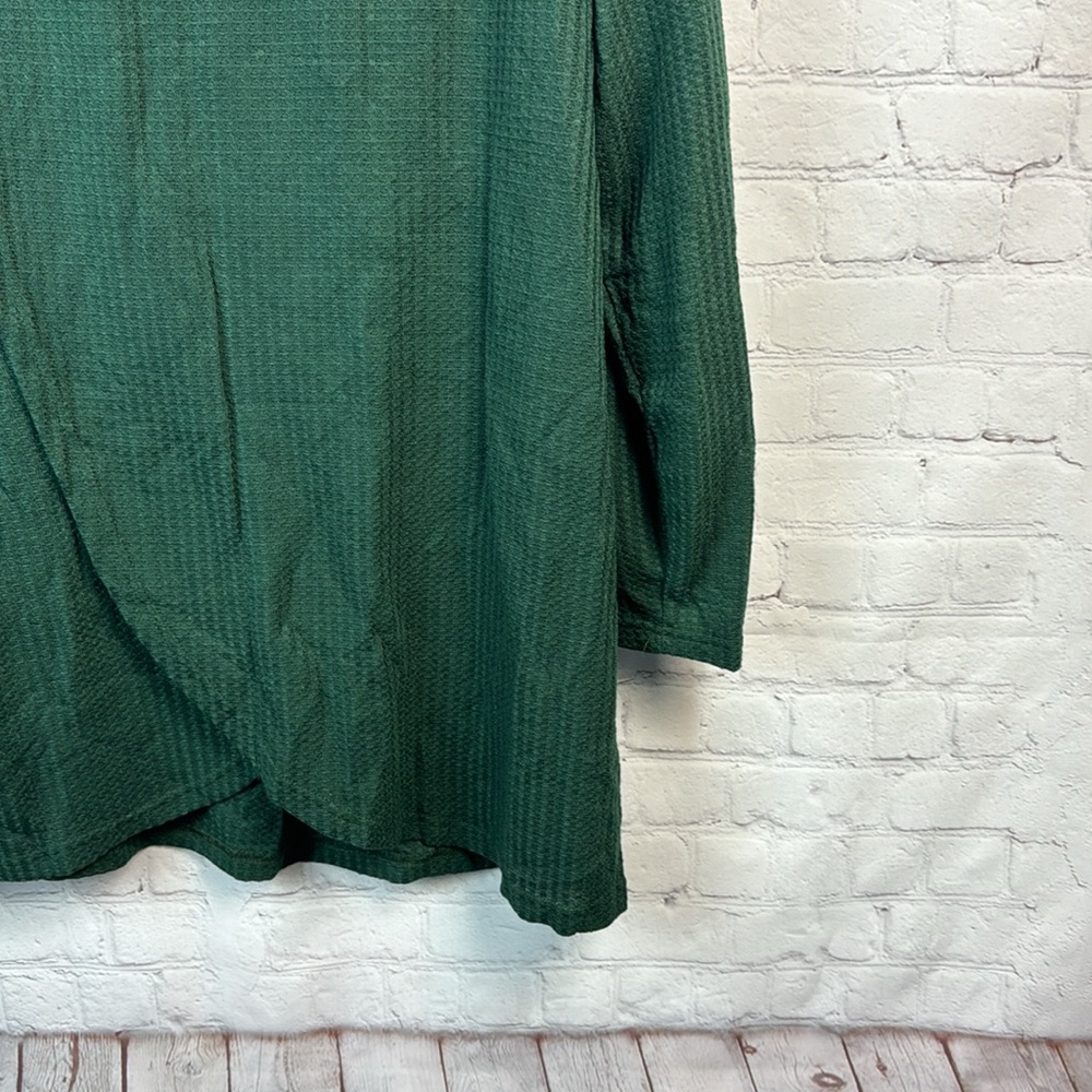 BloomChic Stylish Green Asymmetrical Waffle Knit Long Sleeve Top Plus Size 2X - Picture 4 of 7
